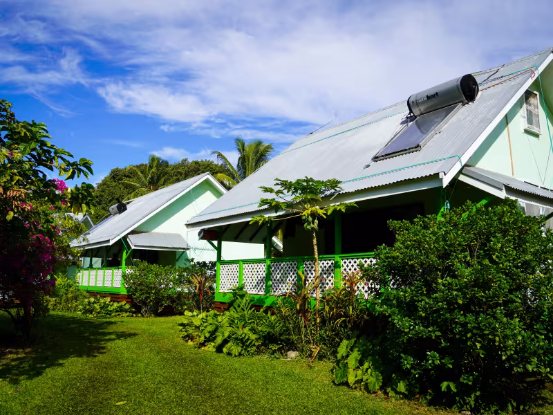 Gina's Garden Lodge 