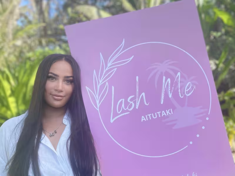 Lash me Aitutaki