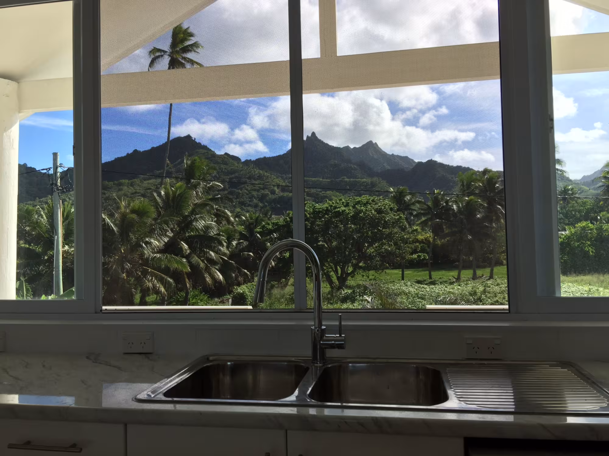Seaside Beachfront Villas - Mountain View