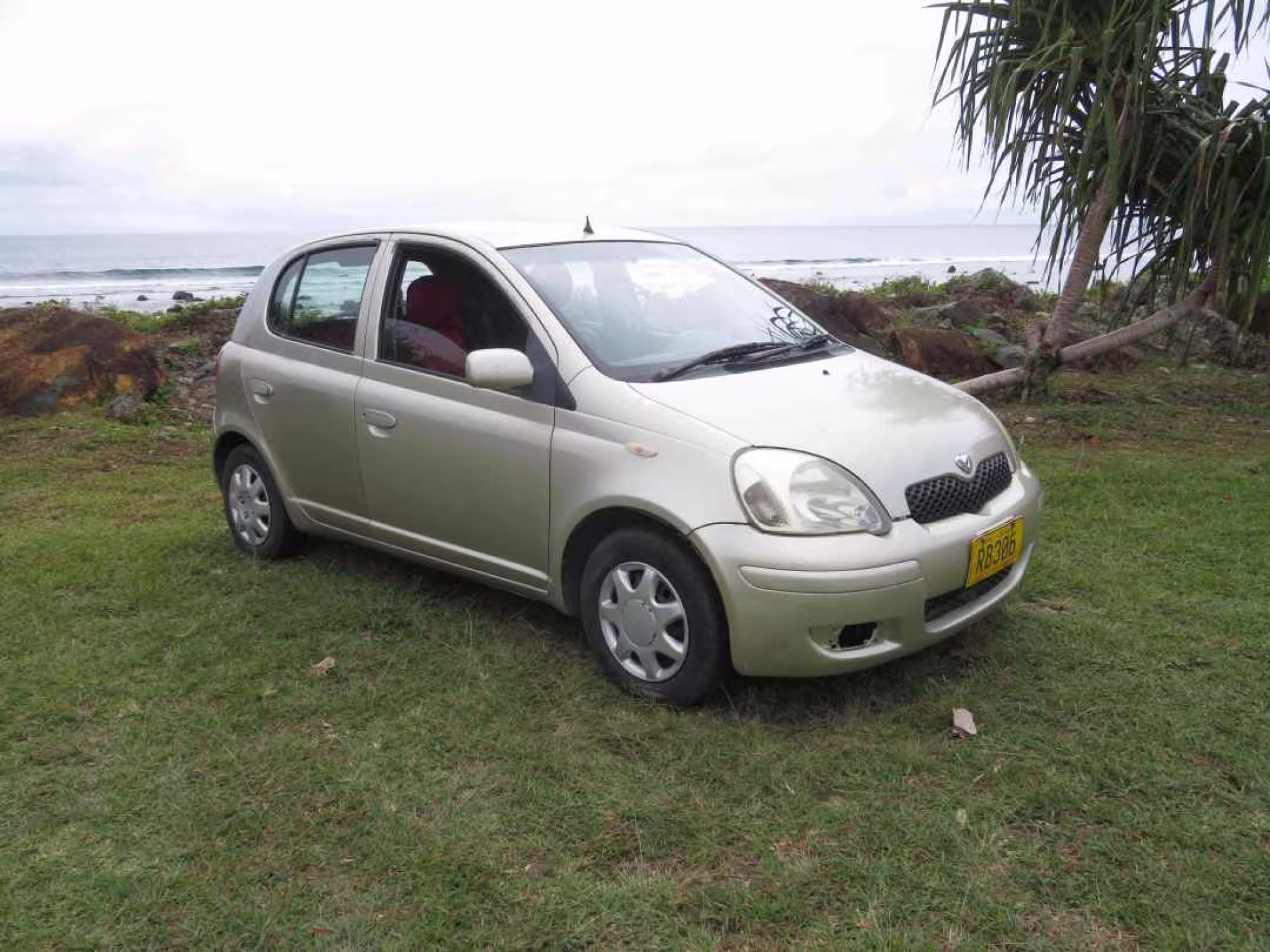 Raro Cars Budget-Toyota-Vitz-min.jpg