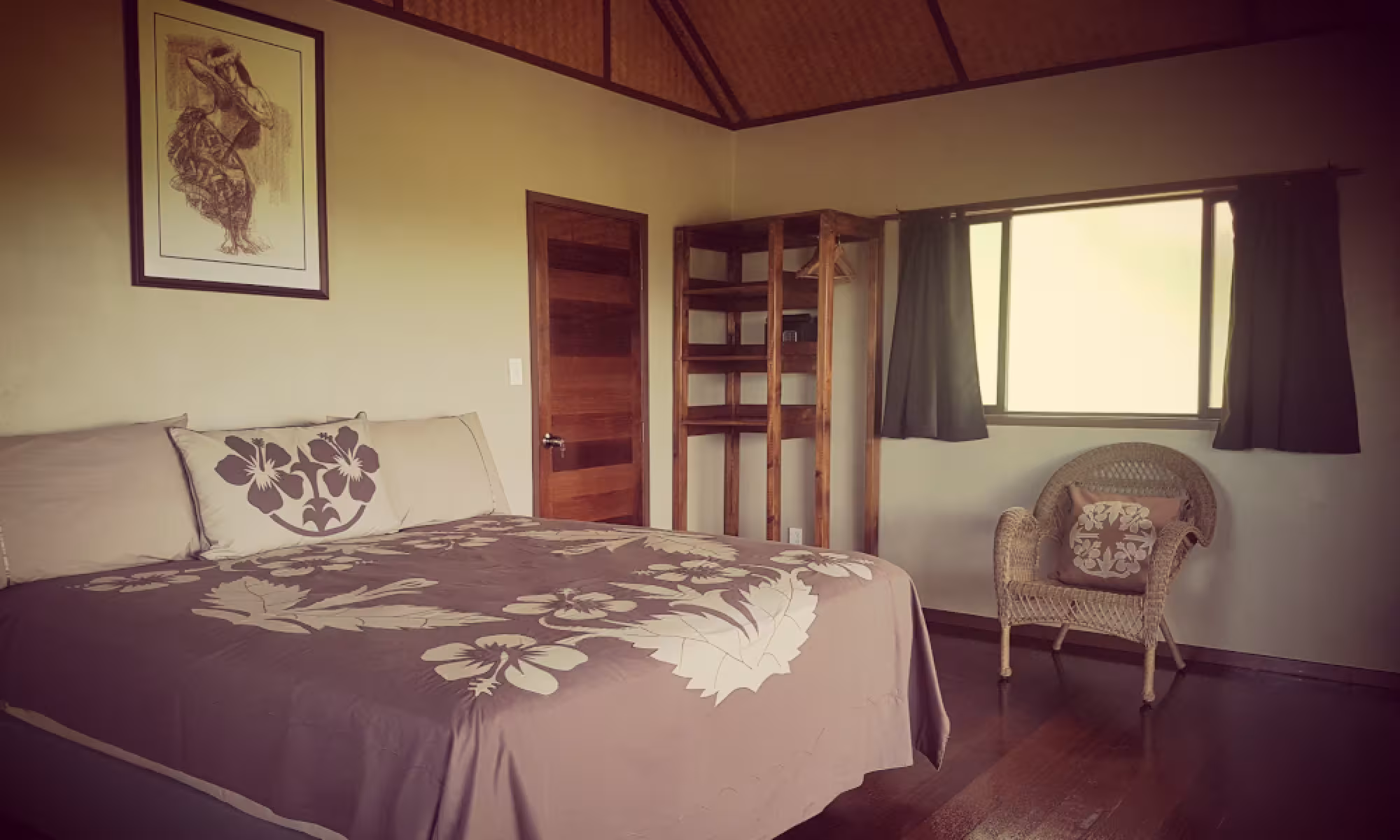 Rainbow villas Luxury accommodation Rarotonga with polynesian decor