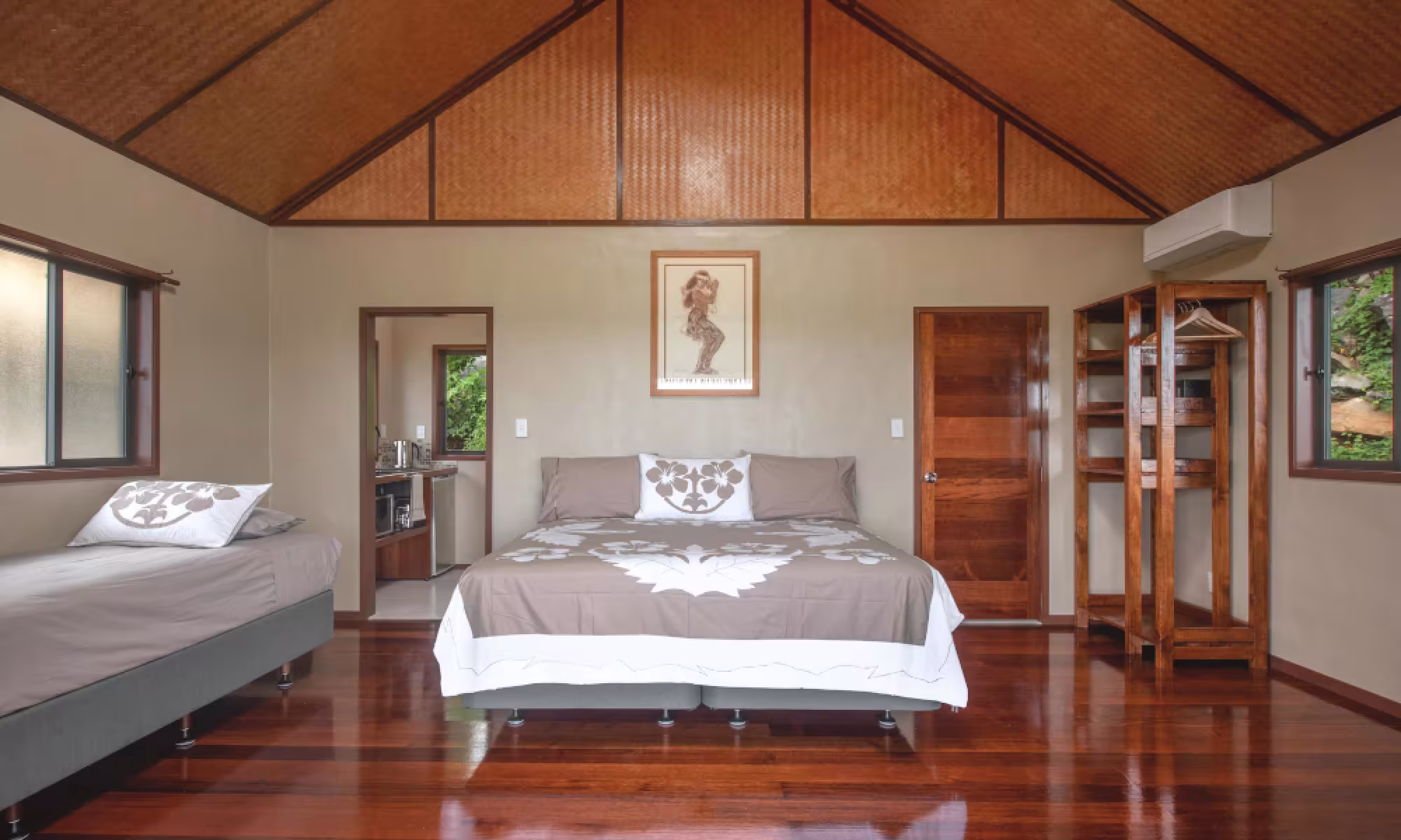Rainbow Villas Luxury Bedding Accommodation