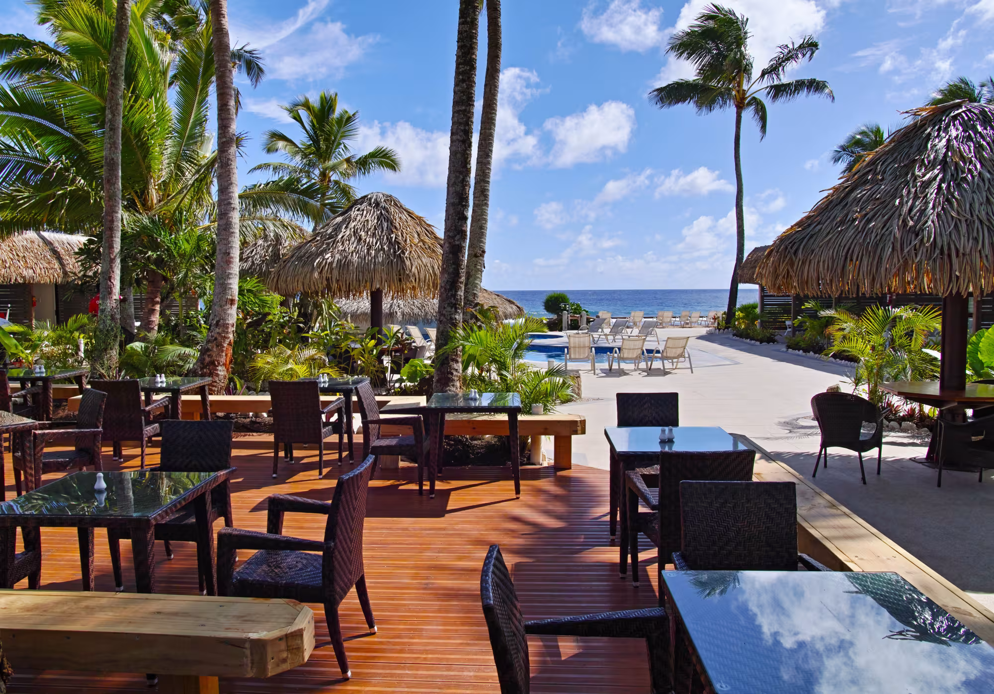 7. Restaurant Deck.jpg