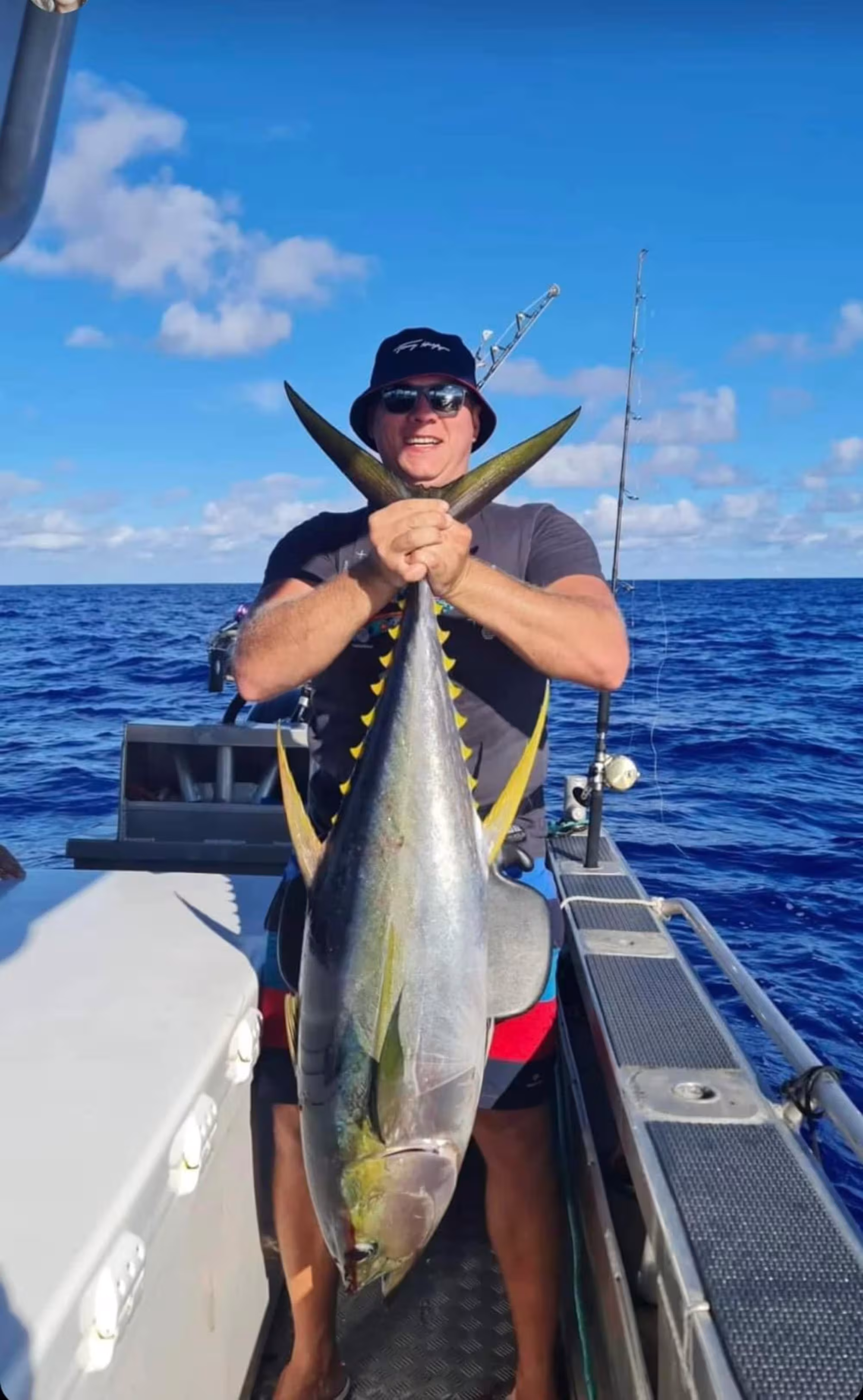 RARO FISHING CHARTERS 