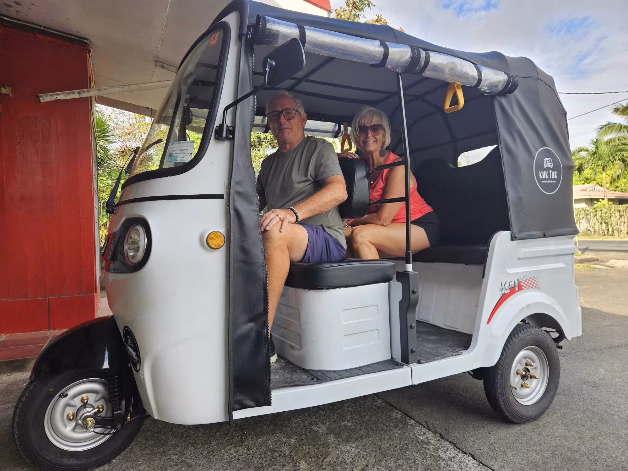 Kuk Tuk Guests