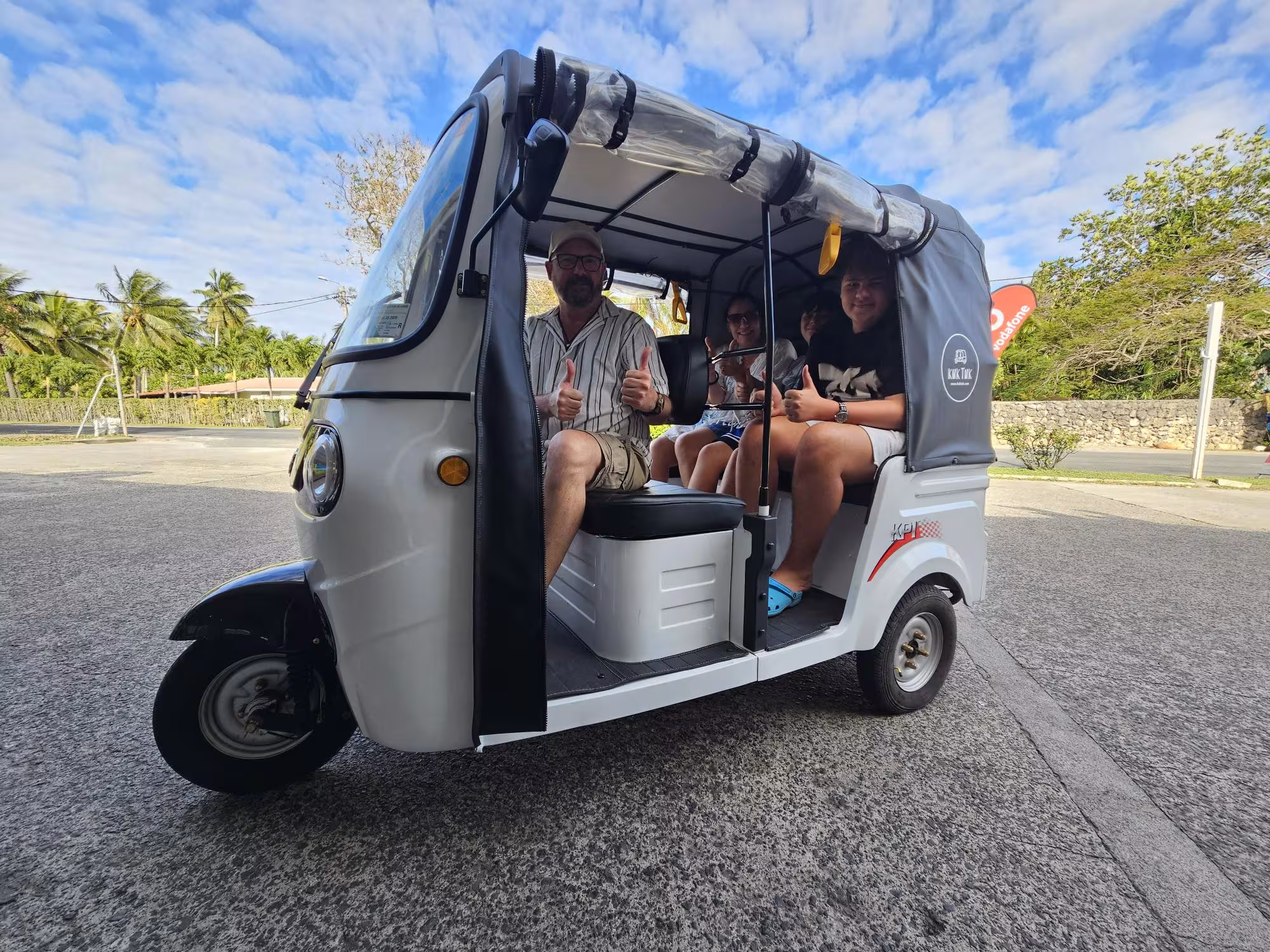 Kuk Tuk Guests